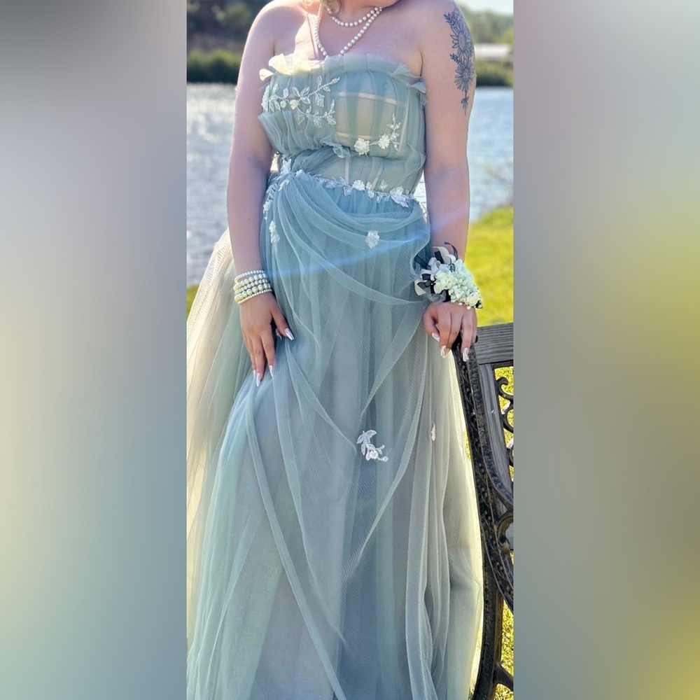 ANDREA FENZI Strapless Sage Green Tulle Prom Dress with Floral Appliqué